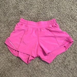 NEVER WORN LULULEMON HOTTY HOT SHORTS